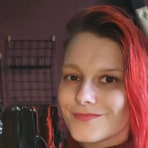 Portrait von Ella Bizarr